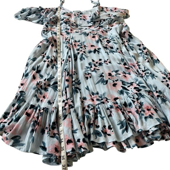 Torrid NWOT Women 1X Blue Floral‎ Cold Shoulder Handkerchief Dress w/Pockets - Picture 3 of 9